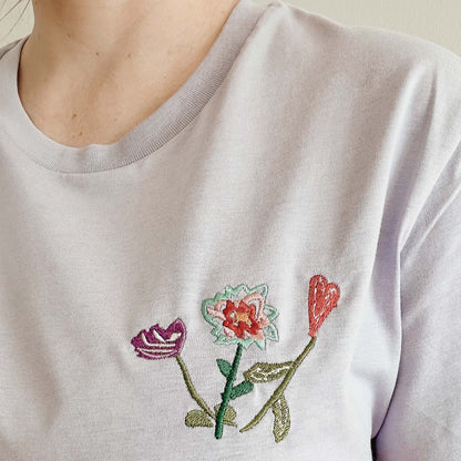 Individuell besticktes T-Shirt